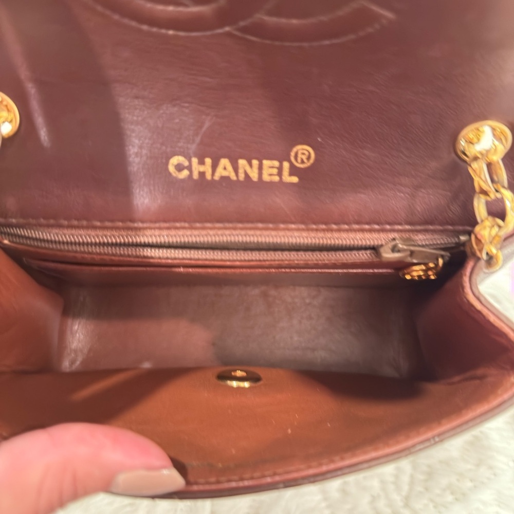 Chanel Mini Square - Picture 6 of 8